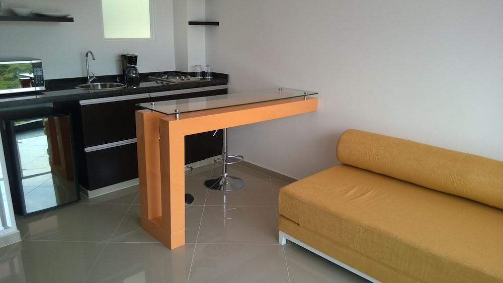 Hotel Piaro In Suites كالي المظهر الخارجي الصورة