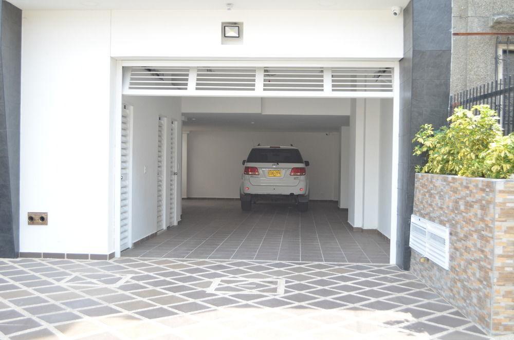 Hotel Piaro In Suites كالي المظهر الخارجي الصورة