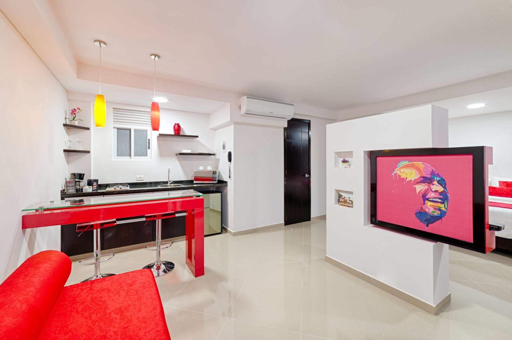 Hotel Piaro In Suites كالي المظهر الخارجي الصورة