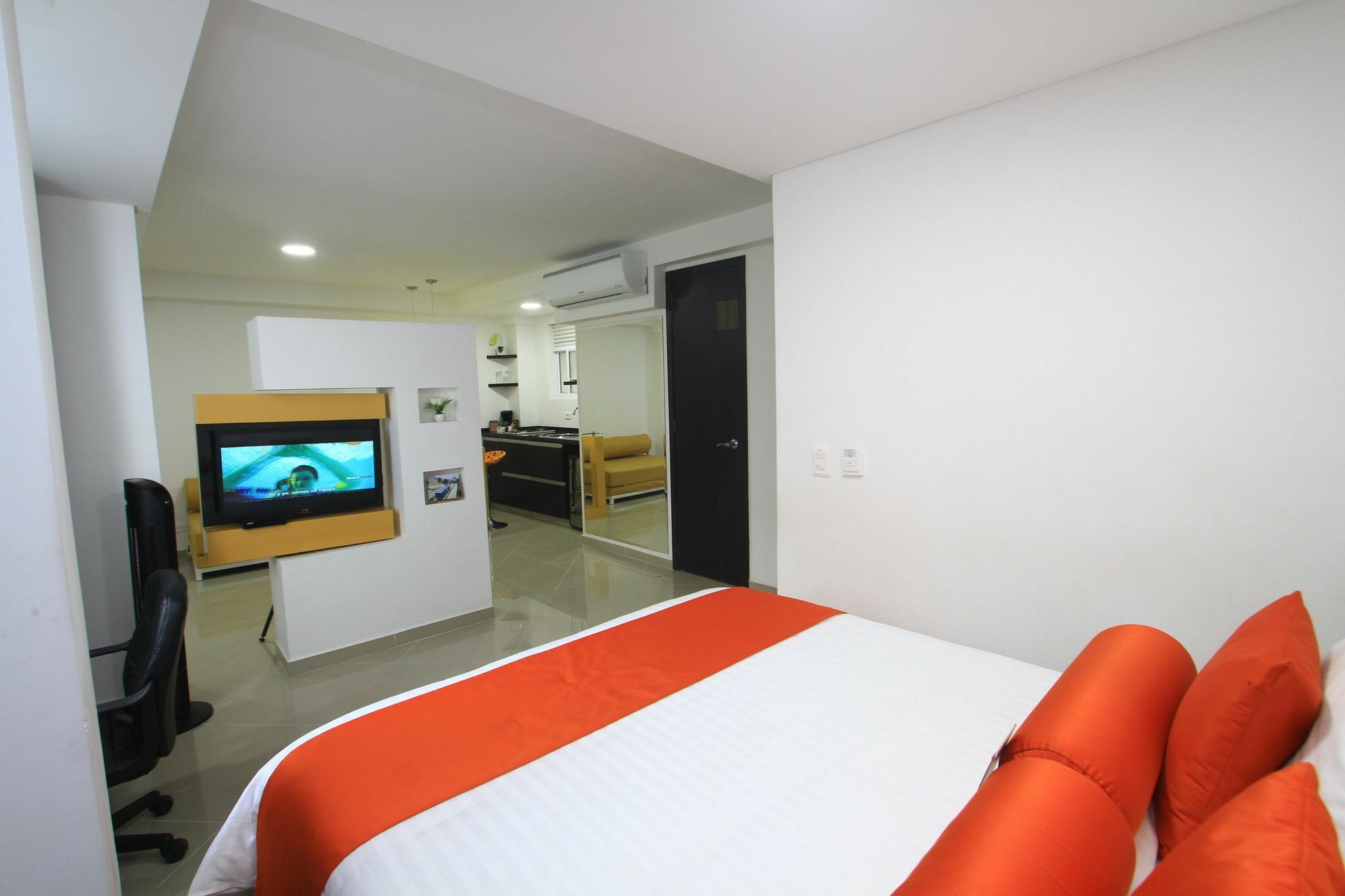 Hotel Piaro In Suites كالي المظهر الخارجي الصورة